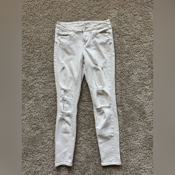 Old Navy White Skinny Jeans Distressed Midrise Jeans Size 6  28 in inseam - Picture 2 of 7